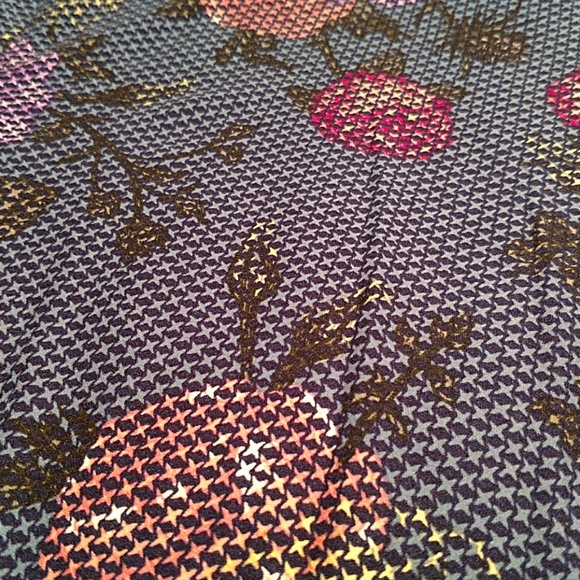 Lularoe TC leggings, never worn!! - Picture 2 of 2